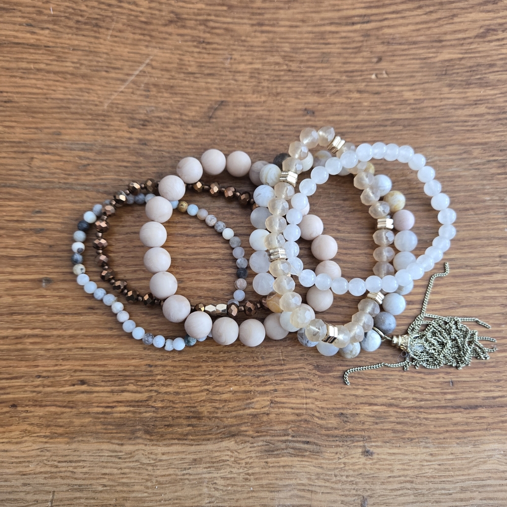 Neutral Beaded Stretch Bracelet Stack - Cream, White & Gold